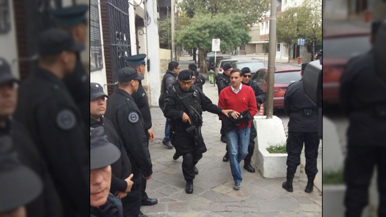 reinoso-5rrvu9urcnb0