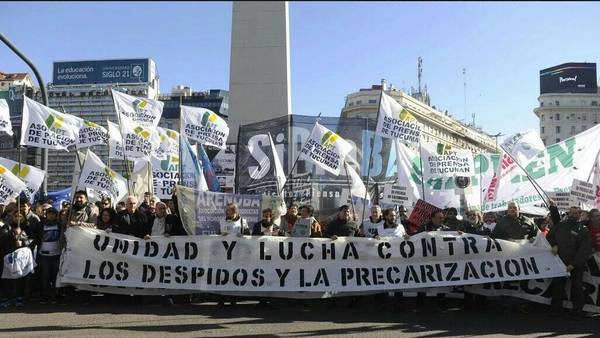 Movilizacion-Ministerio-Trabajo-Maxi-Failla_CLAIMA20160609_0033_28