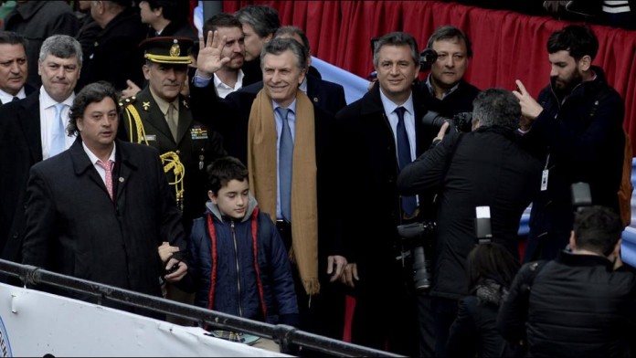 macri_larura_grieta_campo-696x392